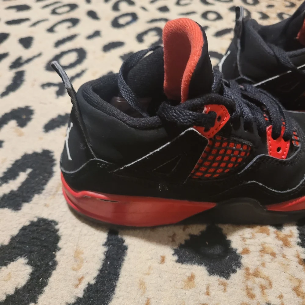 Shoes - Picture 2 of 7